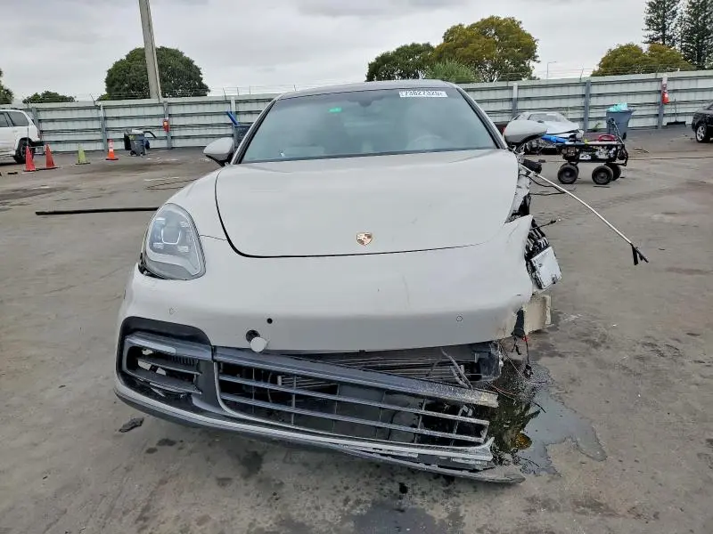 2018 PORSCHE PANAMERA 4S  