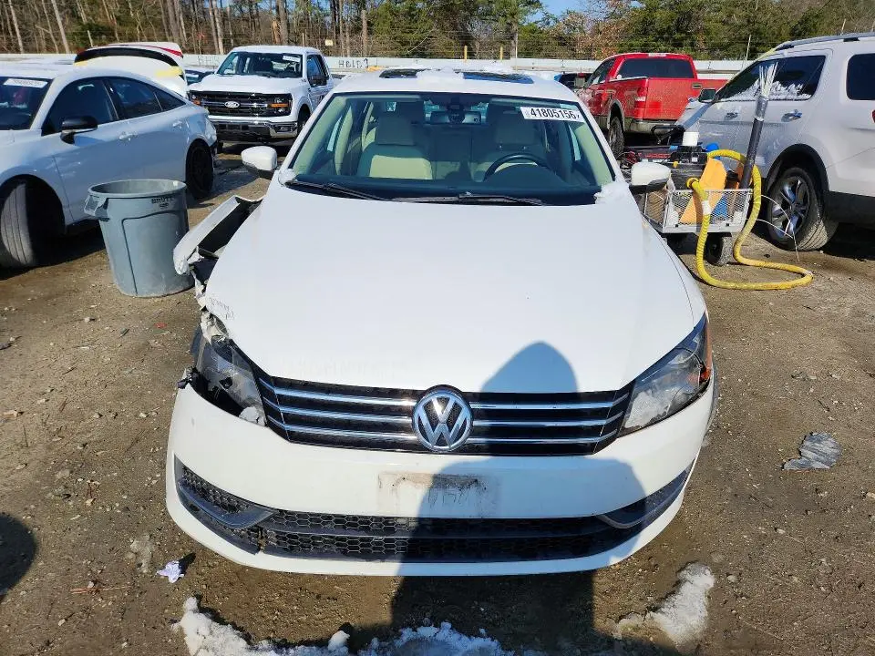 2013 VOLKSWAGEN PASSAT SE  