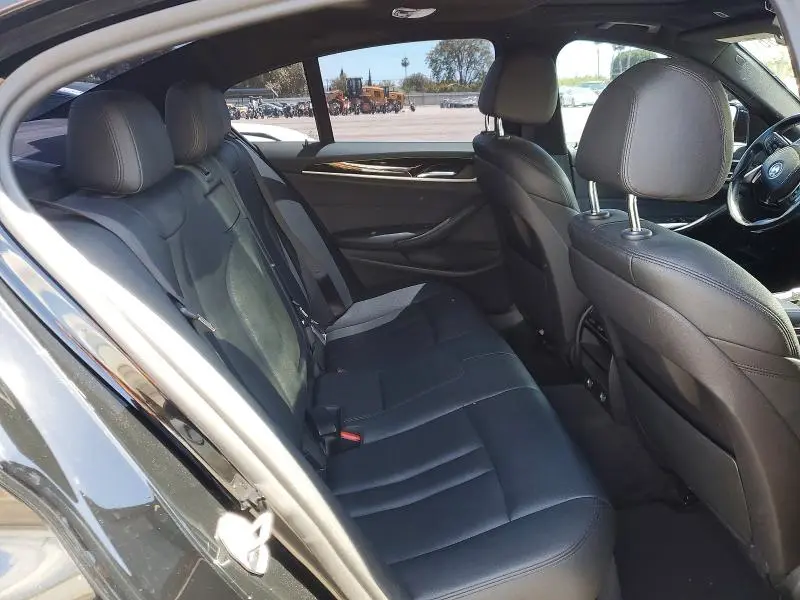 2019 BMW 530E   