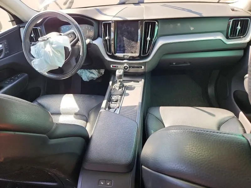2018 VOLVO XC60 T5  