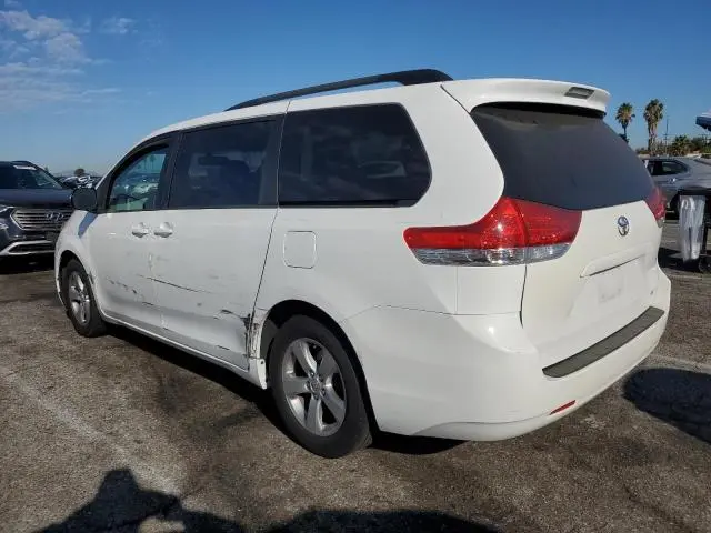 2014 TOYOTA SIENNA LE  