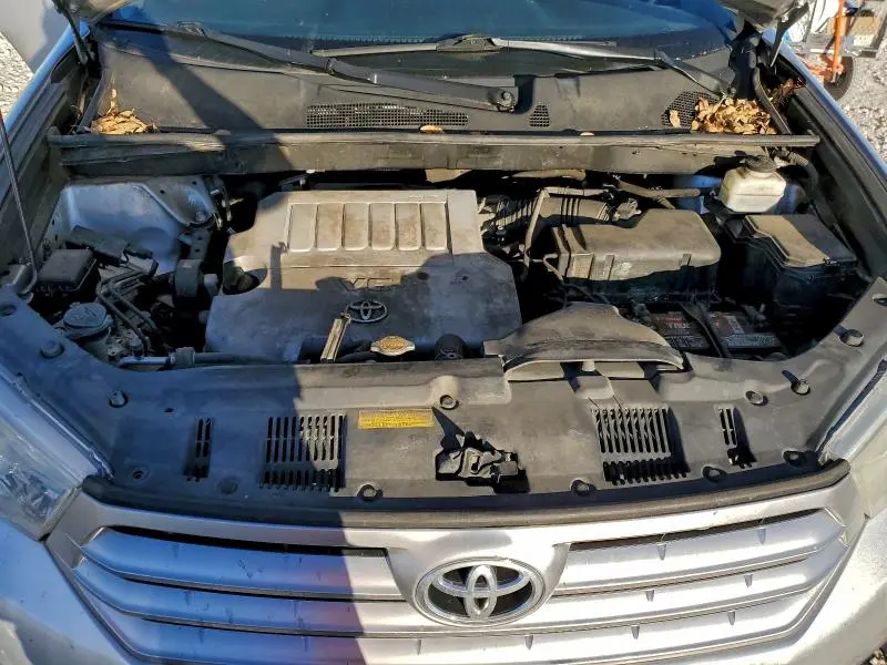 2012 TOYOTA HIGHLANDER BASE  