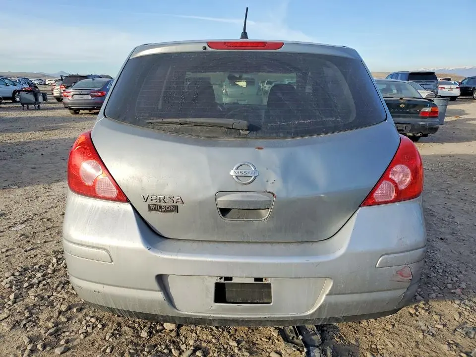 2010 NISSAN VERSA S  