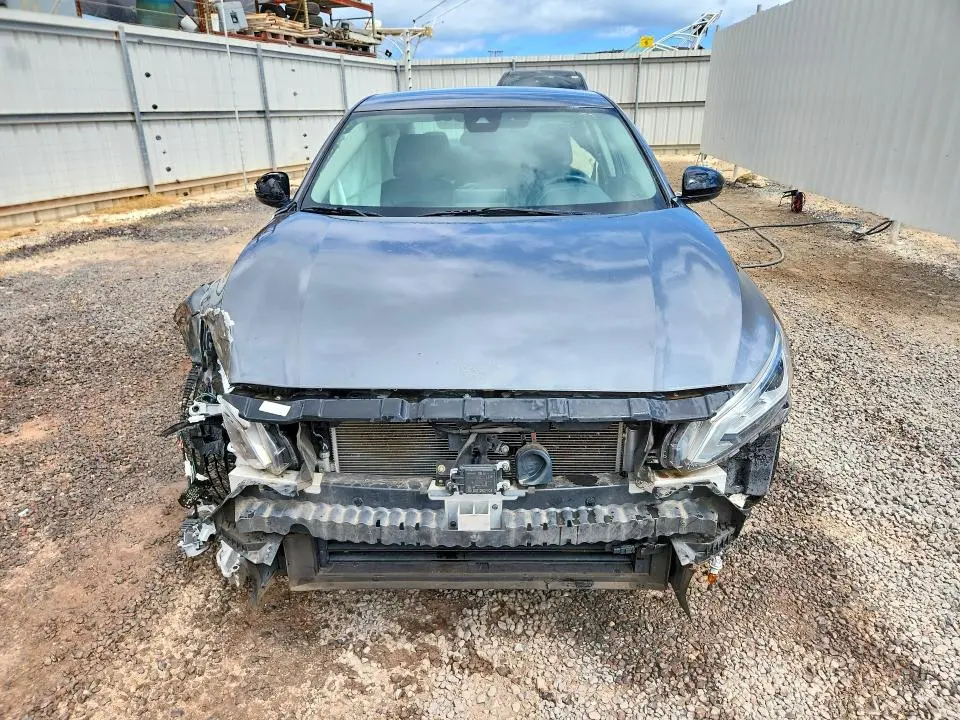 2021 NISSAN ALTIMA SR  