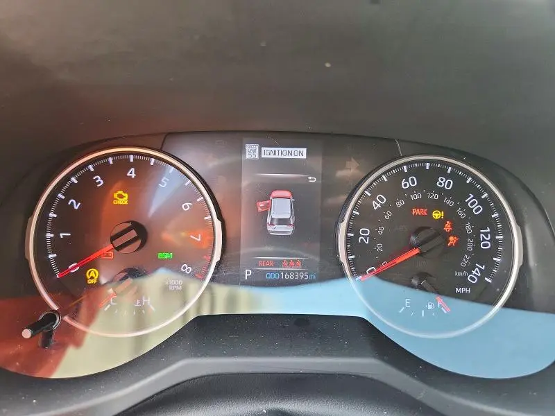 2020 TOYOTA RAV4 XLE  