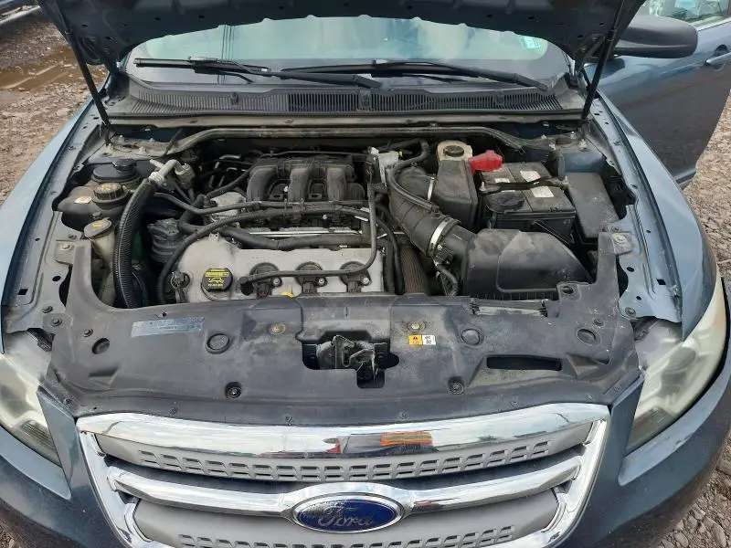2010 FORD TAURUS SE  