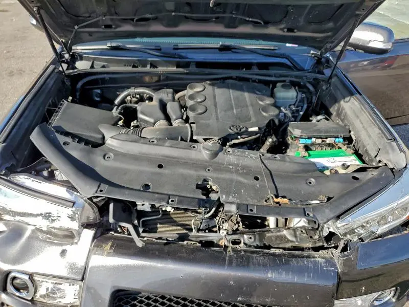 2010 TOYOTA 4RUNNER SR5  
