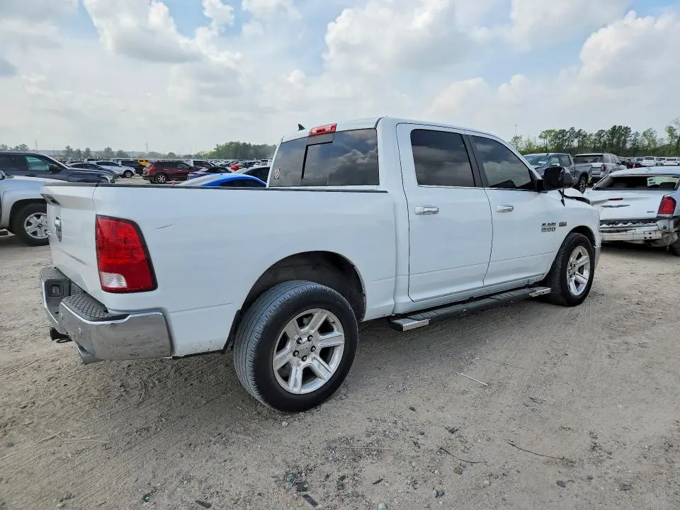 2017 RAM 1500 SLT  
