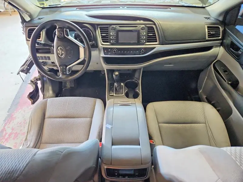 2015 TOYOTA HIGHLANDER LE  