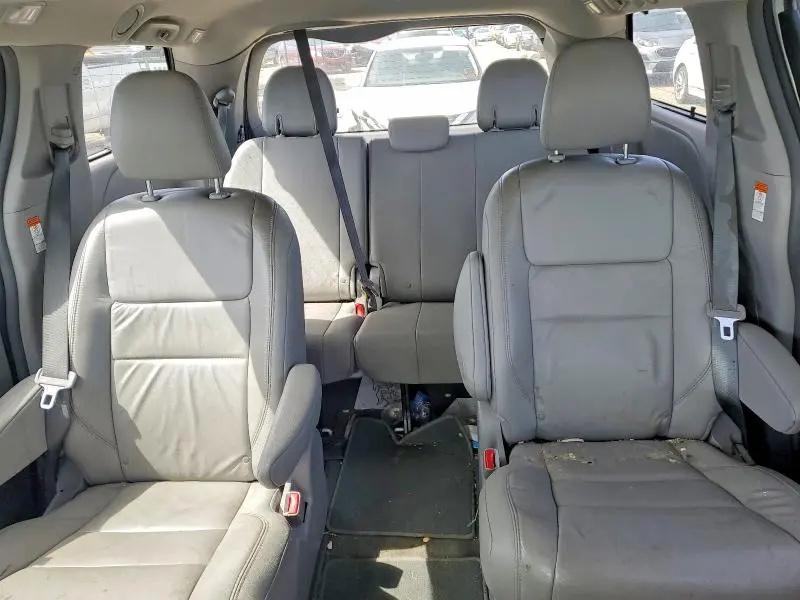 2018 TOYOTA SIENNA XLE PREMIUM 7-PASSENGER  