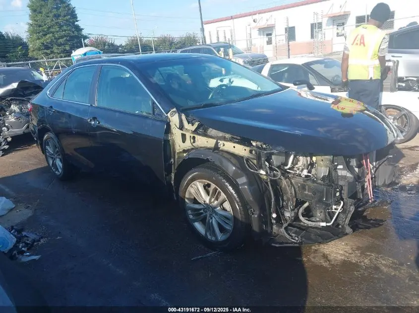 2015 TOYOTA CAMRY SE