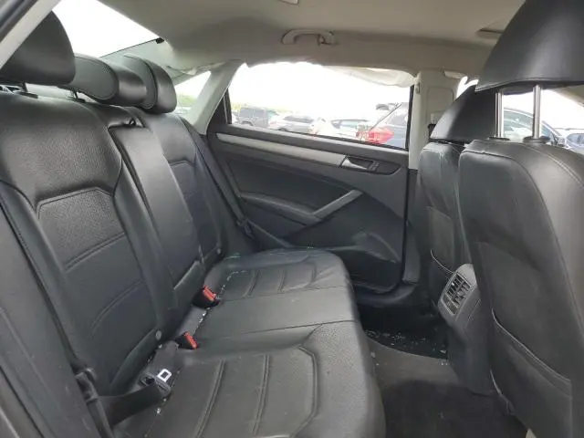 2014 VOLKSWAGEN PASSAT SE  