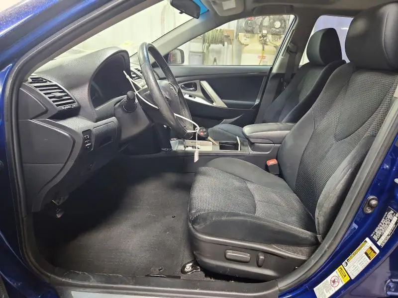 2011 TOYOTA CAMRY SE  