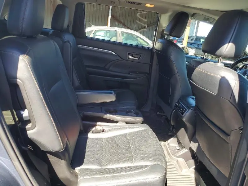 2018 TOYOTA HIGHLANDER LIMITED PLATINUM  