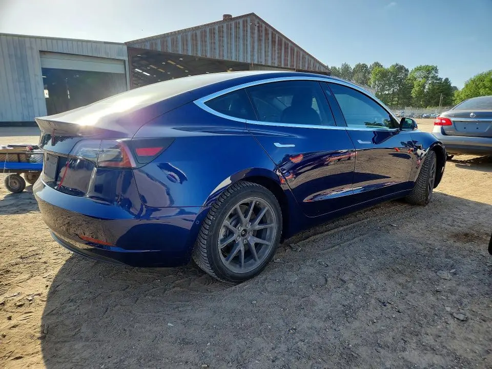 2018 TESLA MODEL 3   