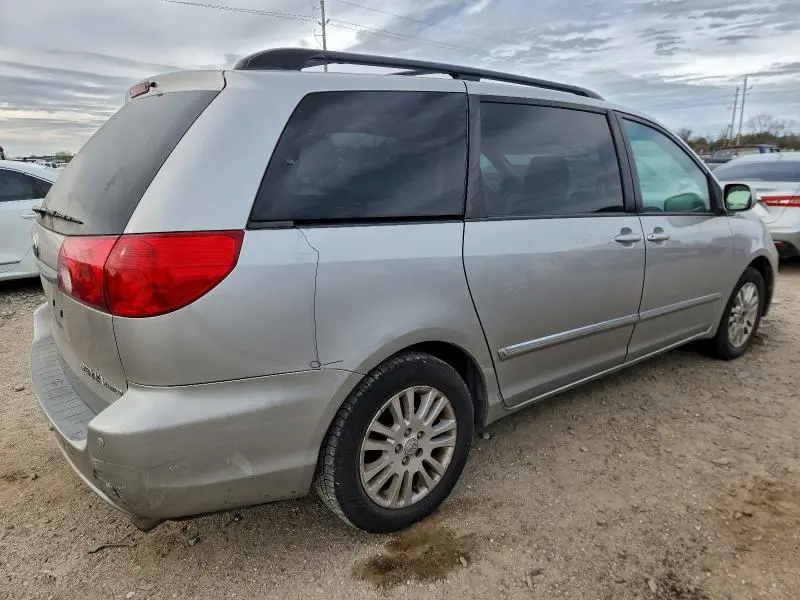 2010 TOYOTA SIENNA XLE  
