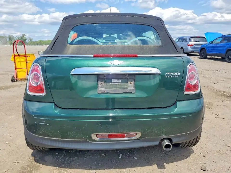 2011 MINI COOPER   