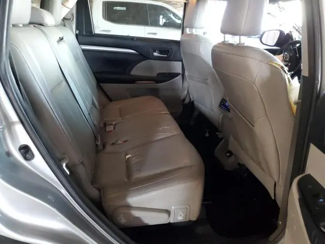 2015 TOYOTA HIGHLANDER XLE  