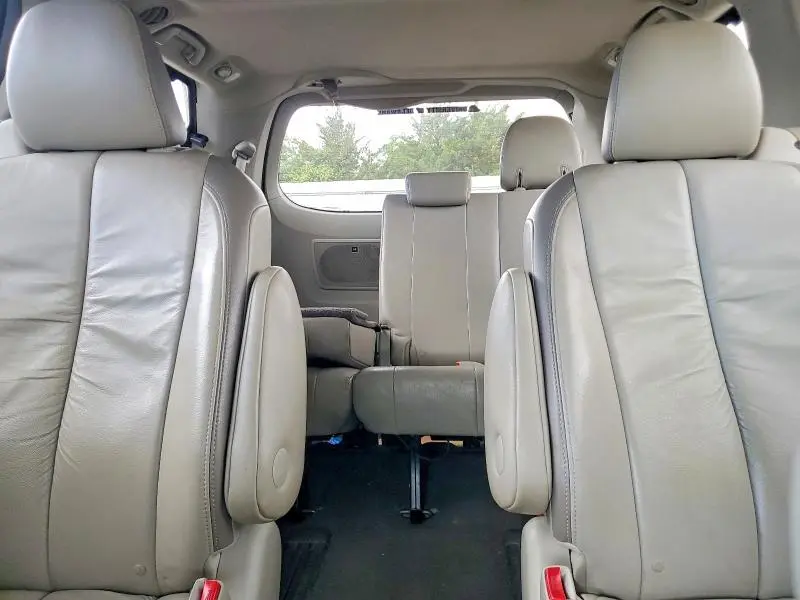 2011 TOYOTA SIENNA LIMITED 7-PASSENGER  