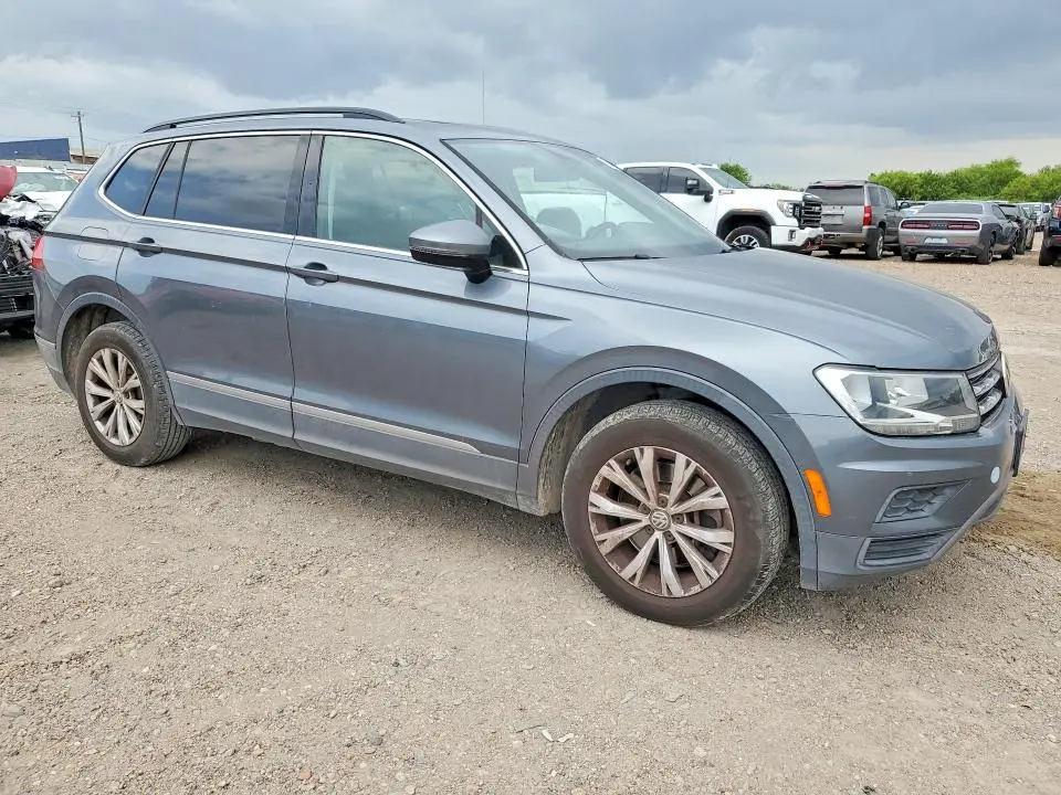 2018 VOLKSWAGEN TIGUAN SE  