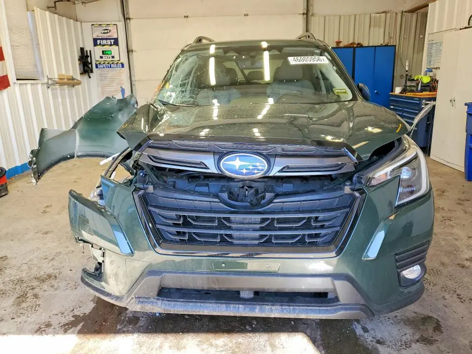 2022 SUBARU FORESTER LIMITED  