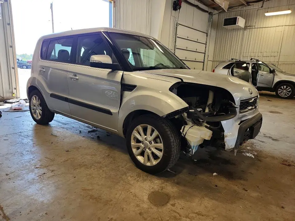 2013 KIA SOUL +  