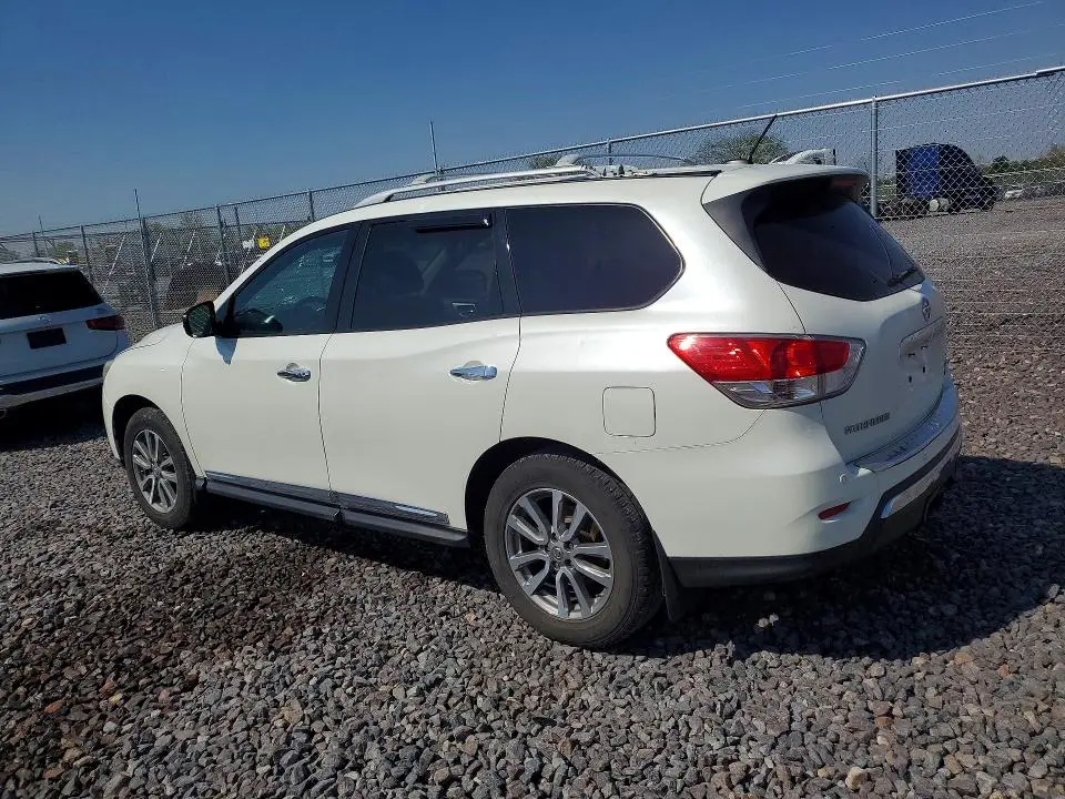 2016 NISSAN PATHFINDER SL  