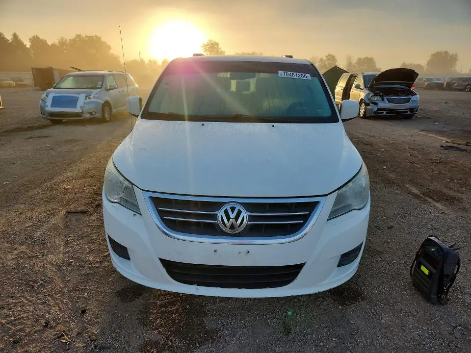2011 VOLKSWAGEN ROUTAN SE  