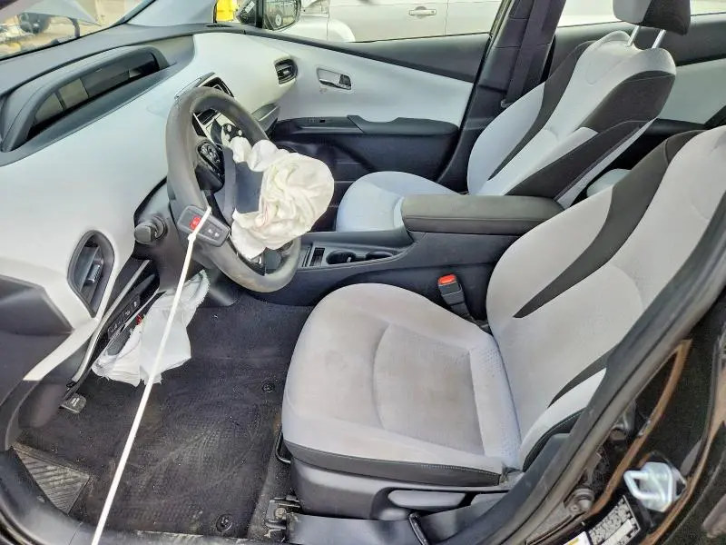 2021 TOYOTA PRIUS LE  