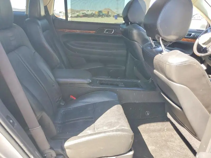2013 LINCOLN MKT   