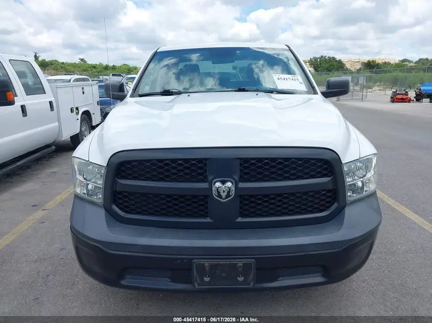 2017 RAM 1500 TRADESMAN  4X2 5'7 BOX