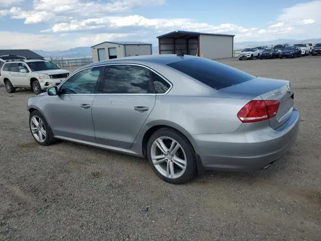 2013 VOLKSWAGEN PASSAT SE  