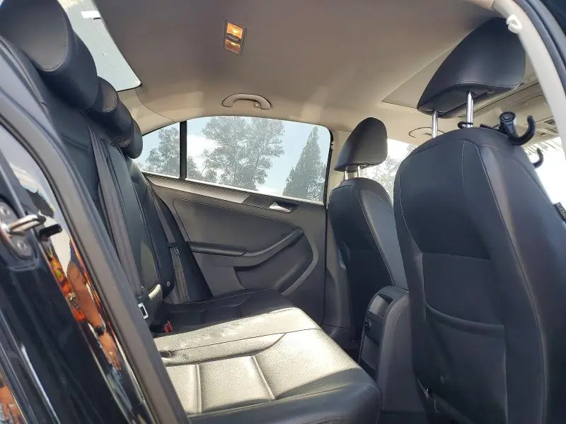 2015 VOLKSWAGEN JETTA SE  