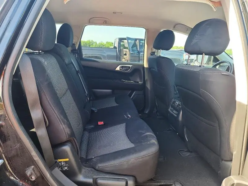 2017 NISSAN PATHFINDER SV  