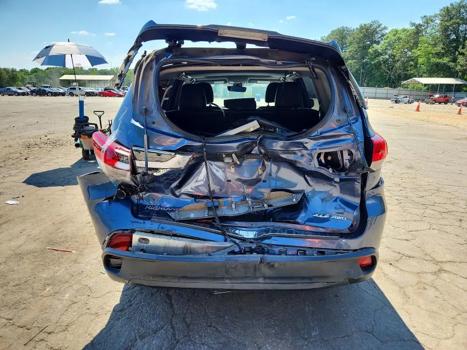 2019 TOYOTA HIGHLANDER XLE  