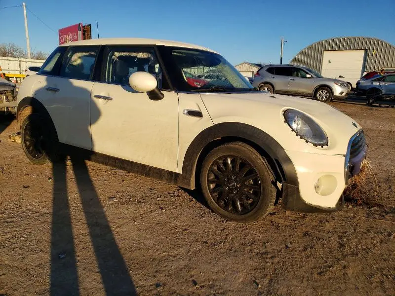 2018 MINI COOPER   