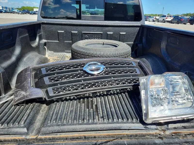 2022 NISSAN TITAN S  