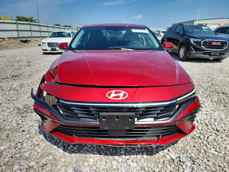 2024 HYUNDAI ELANTRA SEL  