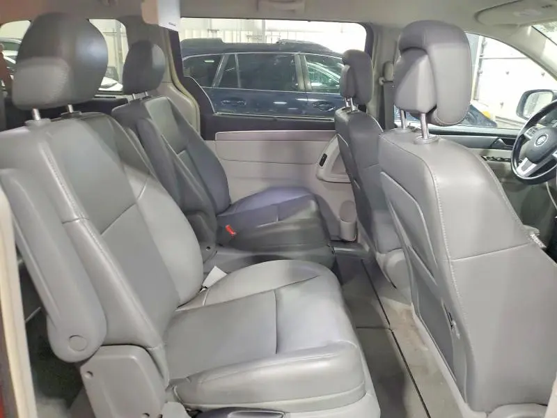 2011 VOLKSWAGEN ROUTAN SE  