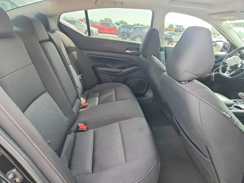 2022 NISSAN ALTIMA SV  