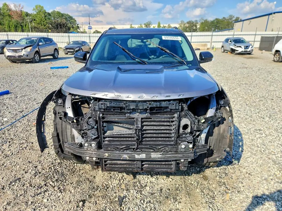 2022 FORD EXPLORER XLT  
