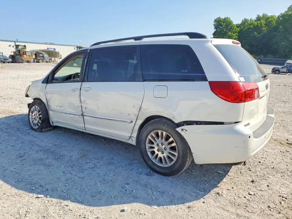 2010 TOYOTA SIENNA XLE  