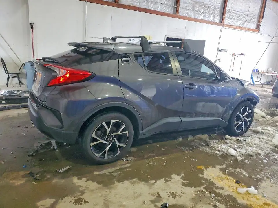 2019 TOYOTA C-HR XLE  