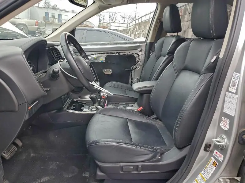 2019 MITSUBISHI OUTLANDER SE  