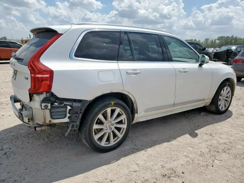 2017 VOLVO XC90 T6  