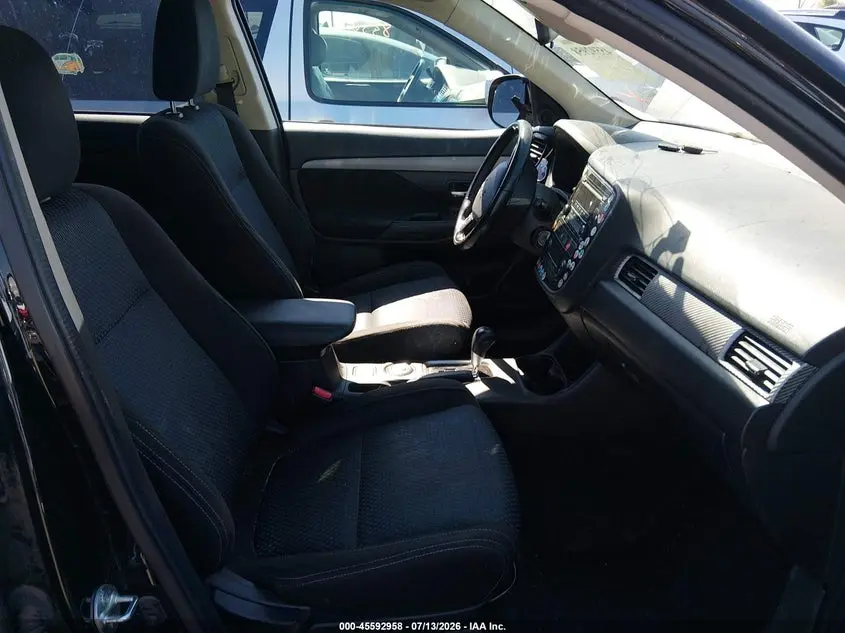 2016 MITSUBISHI OUTLANDER ES