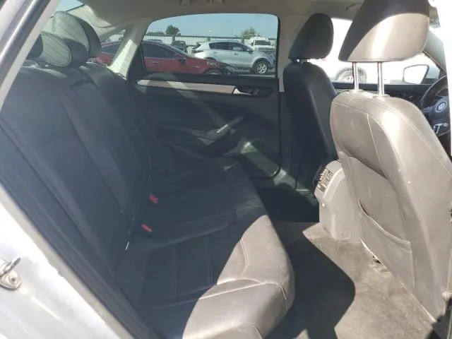 2014 VOLKSWAGEN PASSAT SE  