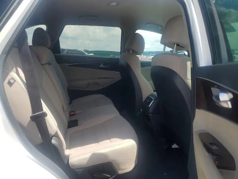 2017 KIA SORENTO LX V6  