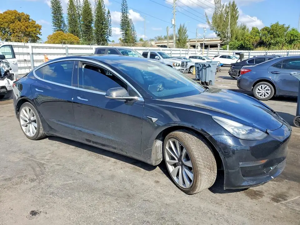 2018 TESLA MODEL 3   