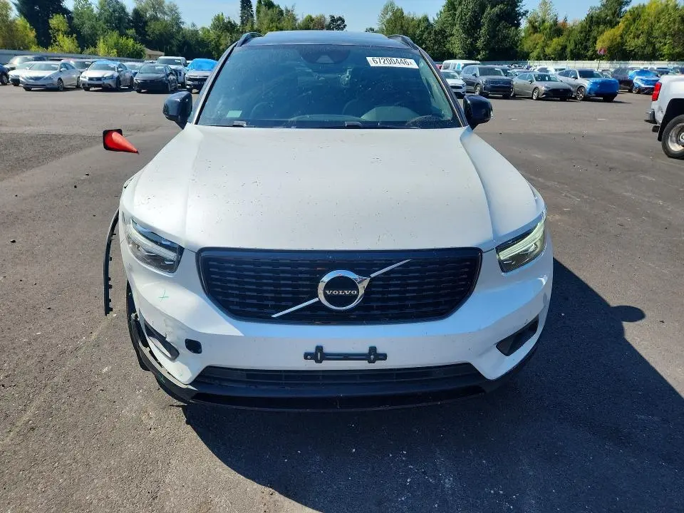 2020 VOLVO XC40 T5 R-DESIGN  